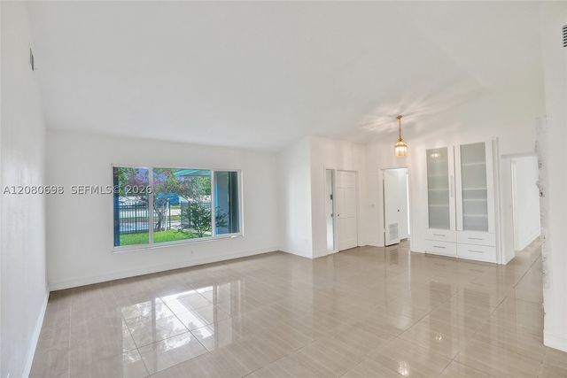 8260 SW 88th St, Miami, FL 33156