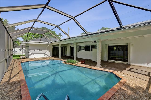 8260 SW 88th St, Miami, FL 33156