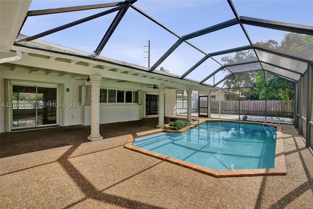 8260 SW 88th St, Miami, FL 33156
