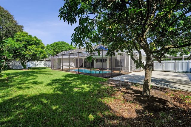 8260 SW 88th St, Miami, FL 33156