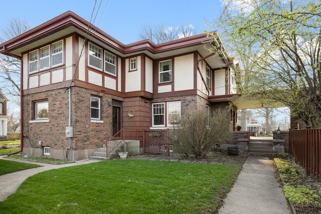 205 E Lincoln Avenue, Watseka, IL 60970