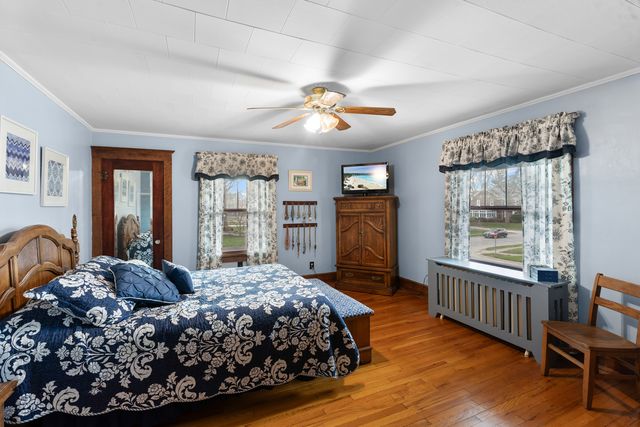 205 E Lincoln Avenue, Watseka, IL 60970