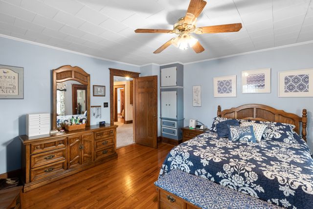 205 E Lincoln Avenue, Watseka, IL 60970