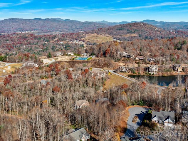 99999 Bay Laurel Lane, Hendersonville, NC 28791