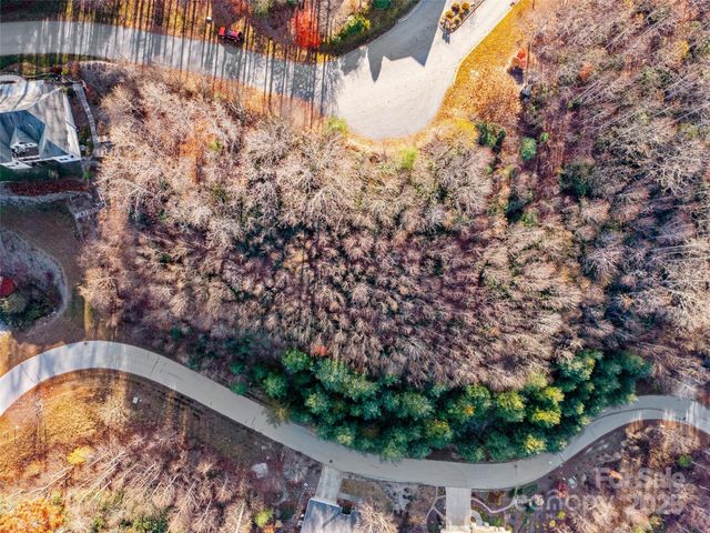 99999 Bay Laurel Lane, Hendersonville, NC 28791