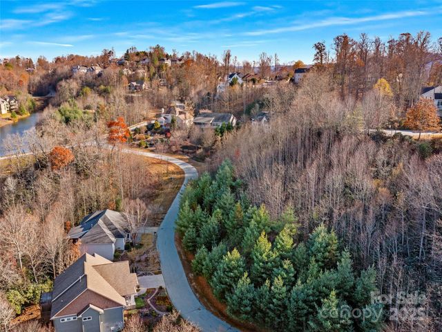 99999 Bay Laurel Lane, Hendersonville, NC 28791