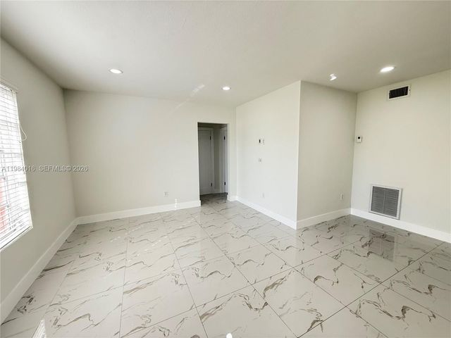 617 SW 11th St 14E, Miami, FL 33129