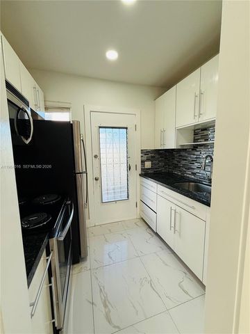 617 SW 11th St 14E, Miami, FL 33129