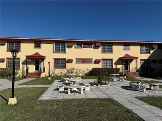 617 SW 11th St 14E, Miami, FL 33129