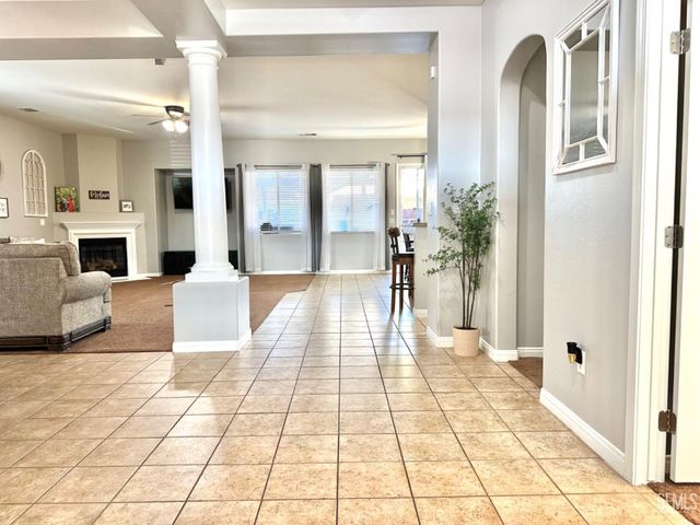 18 Claudia Autumn Drive, Bakersfield, CA 93314