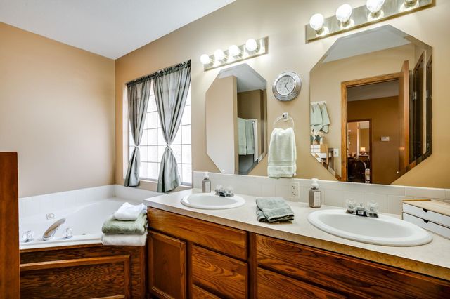 11838 W Neville Ct, Wichita, KS 67205