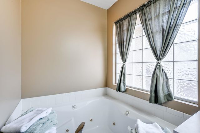 11838 W Neville Ct, Wichita, KS 67205