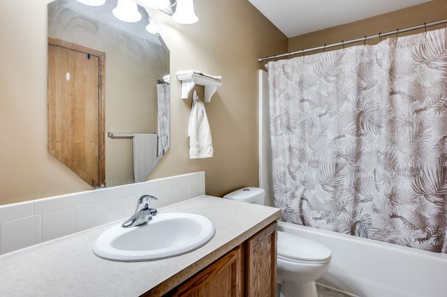 11838 W Neville Ct, Wichita, KS 67205