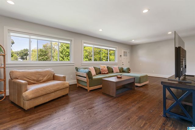 1963 4TH PLACE S, Birmingham, AL 35205