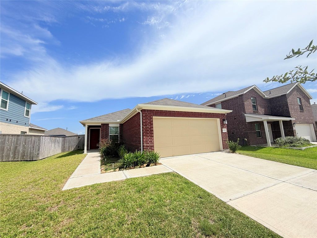 3331 Trail View Drive, Rosenberg, TX 77471