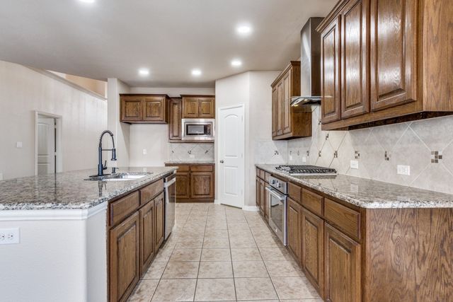 911 Melshire Drive, Garland, TX 75040