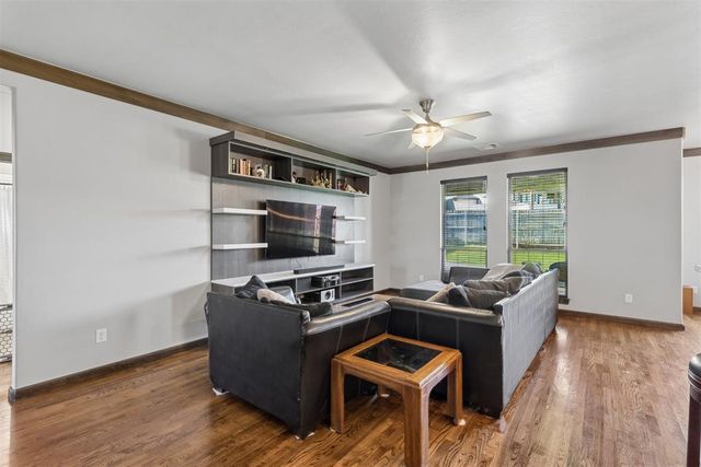 6116 Beverly Hills Drive, Edmond, OK 73034