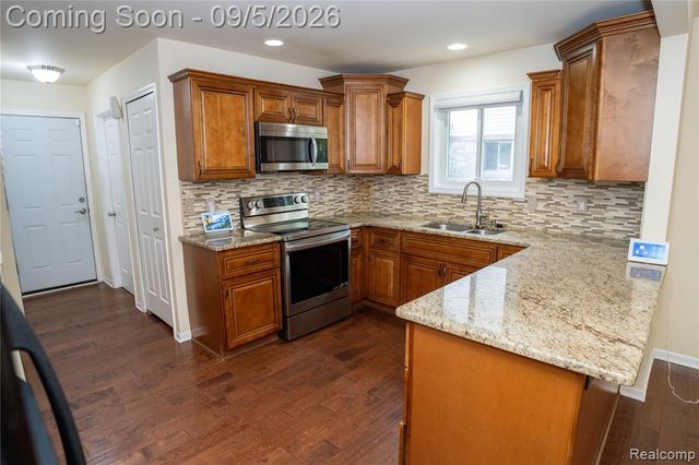 50576 Commons Drive, Macomb, MI 48042
