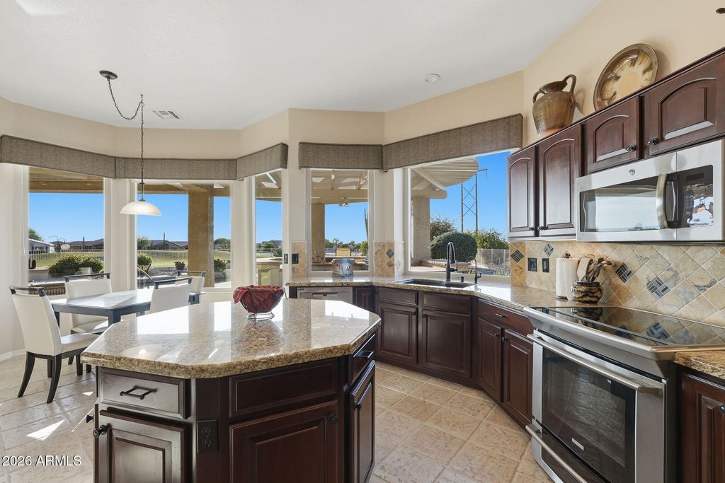 Image 7 of property listing at 6280 S SANDTRAP Drive, Gold Canyon, AZ 85118