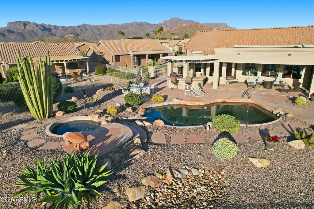 Image 9 of property listing at 6280 S SANDTRAP Drive, Gold Canyon, AZ 85118