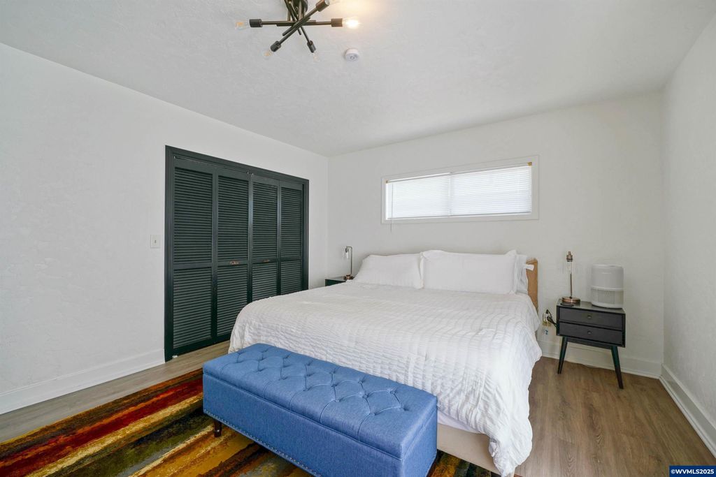 Image 29 of property listing at 1515 19th St NE, Salem, OR 97301