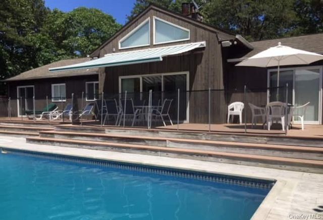 7 Clay Pit Road, Remsenburg, NY 11960