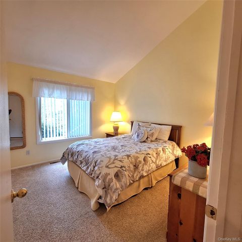 7 Clay Pit Road, Remsenburg, NY 11960