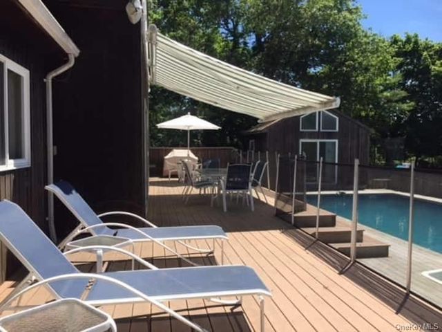 7 Clay Pit Road, Remsenburg, NY 11960