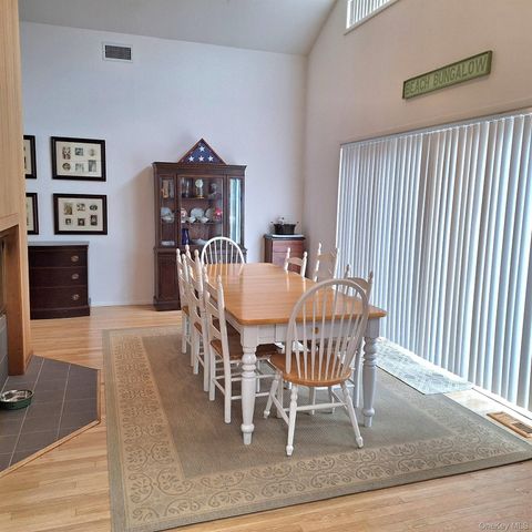 7 Clay Pit Road, Remsenburg, NY 11960