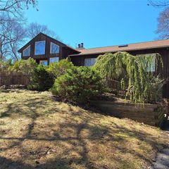 7 Clay Pit Road, Remsenburg, NY 11960