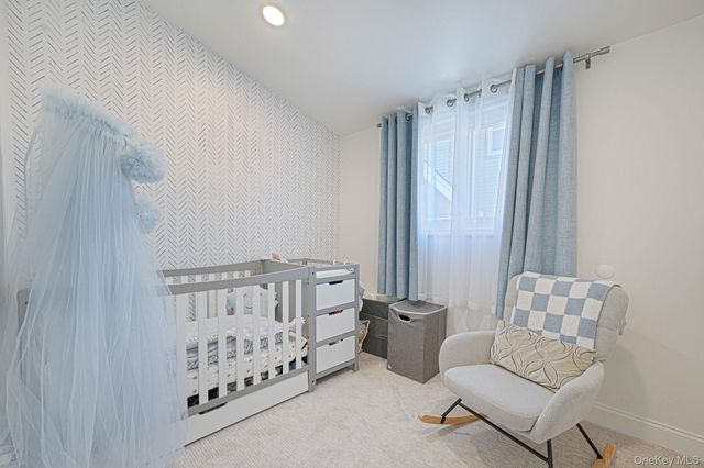 16 Riviera Parkway, Lindenhurst, NY 11757