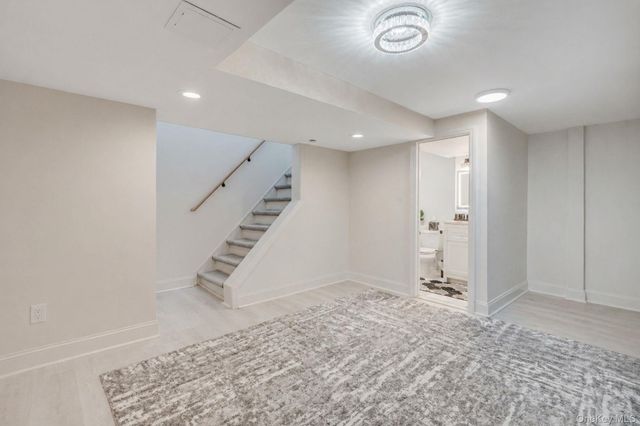 16 Riviera Parkway, Lindenhurst, NY 11757