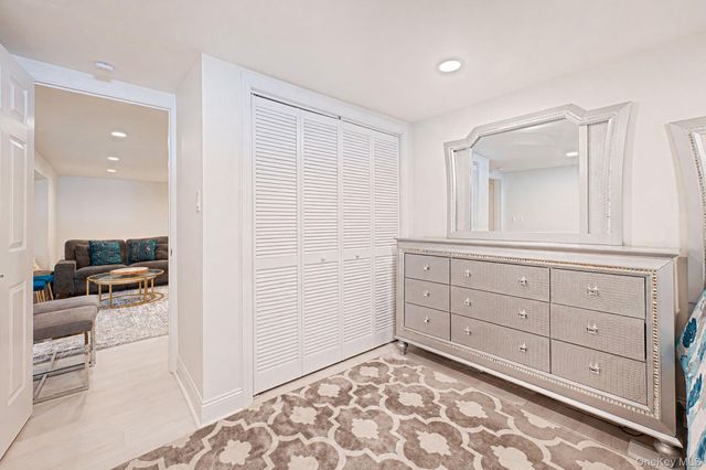 16 Riviera Parkway, Lindenhurst, NY 11757