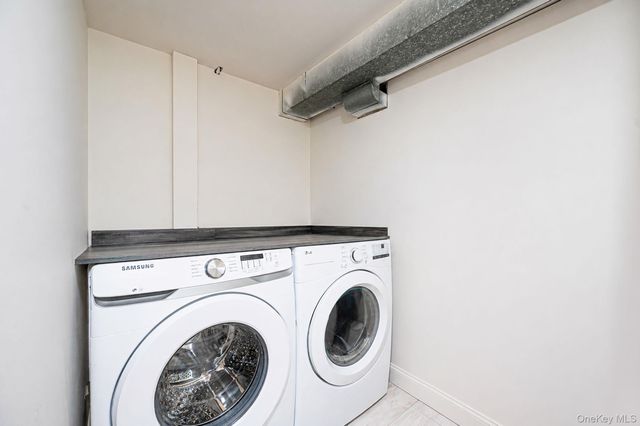 16 Riviera Parkway, Lindenhurst, NY 11757