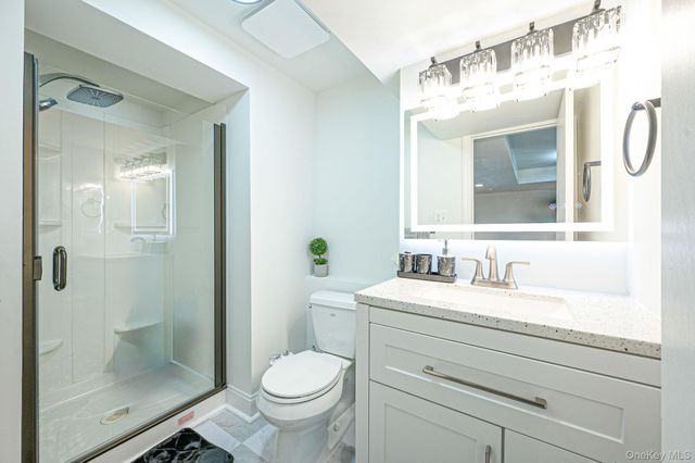 16 Riviera Parkway, Lindenhurst, NY 11757