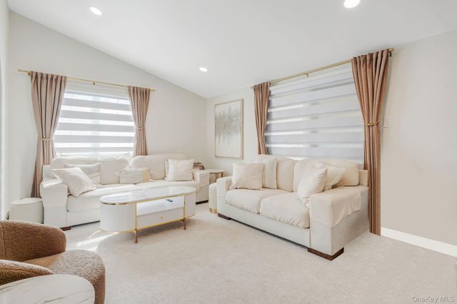 16 Riviera Parkway, Lindenhurst, NY 11757