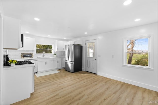 94 Campbell Avenue, Whitestown, NY 13495