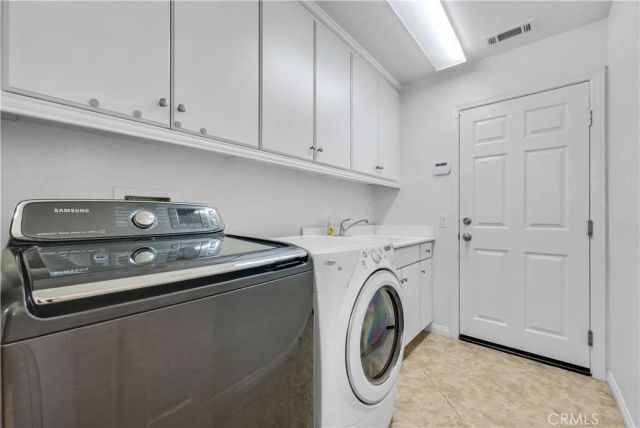 7862 Holland Park Ct, Chino, CA 91708
