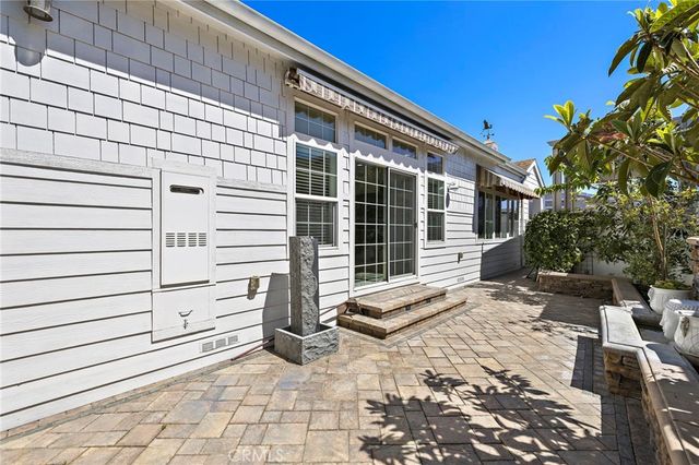 252 Mayflower, Newport Beach, CA 92660