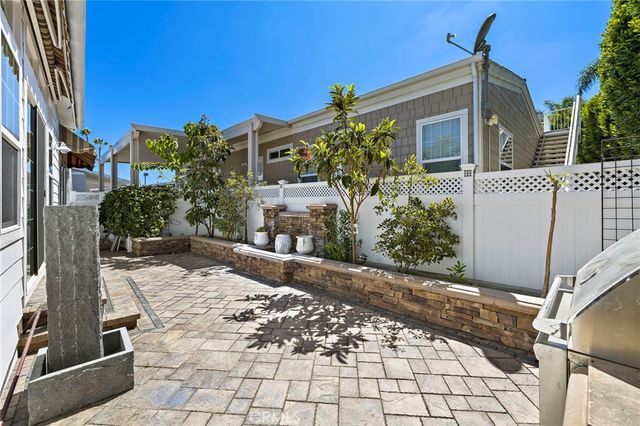 252 Mayflower, Newport Beach, CA 92660