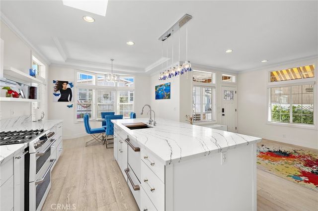 252 Mayflower, Newport Beach, CA 92660