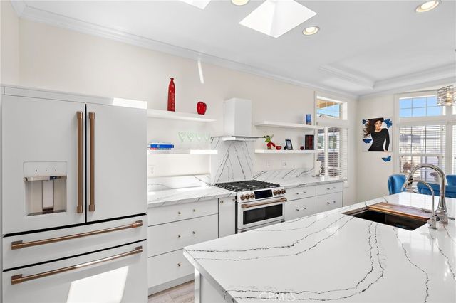 252 Mayflower, Newport Beach, CA 92660