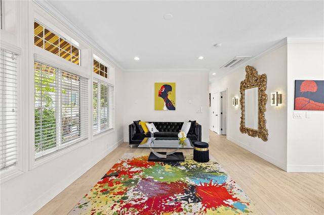 252 Mayflower, Newport Beach, CA 92660