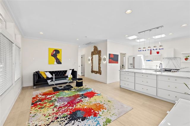 252 Mayflower, Newport Beach, CA 92660