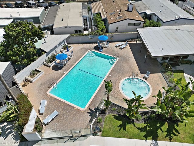 252 Mayflower, Newport Beach, CA 92660