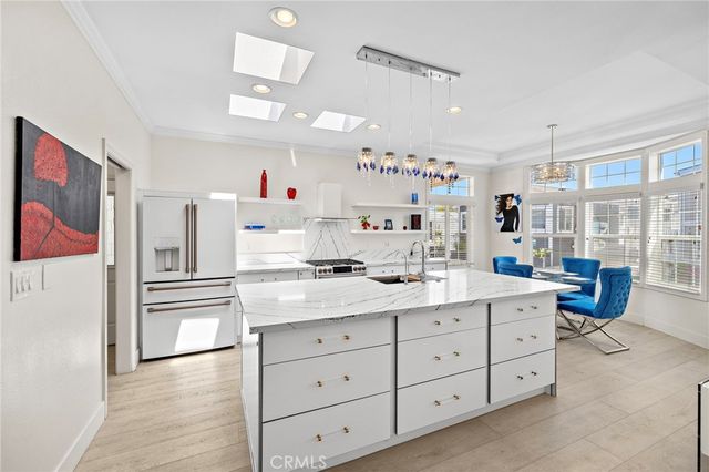 252 Mayflower, Newport Beach, CA 92660