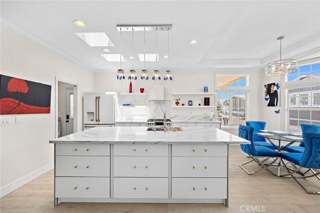 252 Mayflower, Newport Beach, CA 92660