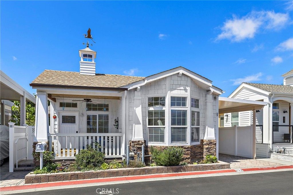 252 Mayflower, Newport Beach, CA 92660