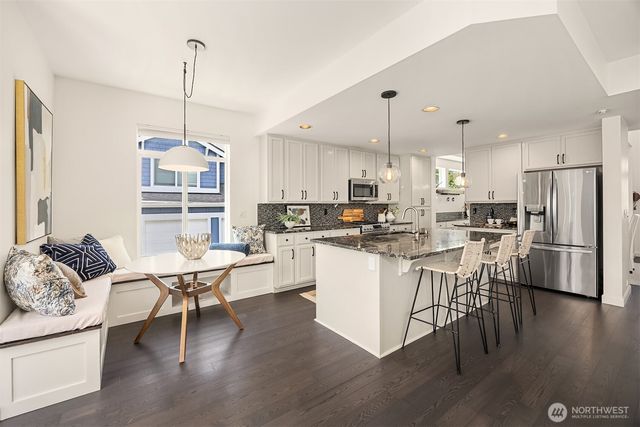 2933 NE Marquette Way, Issaquah, WA 98029
