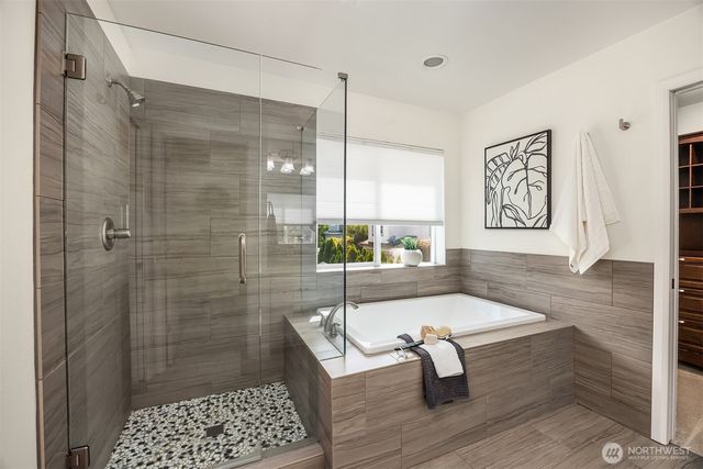 2933 NE Marquette Way, Issaquah, WA 98029